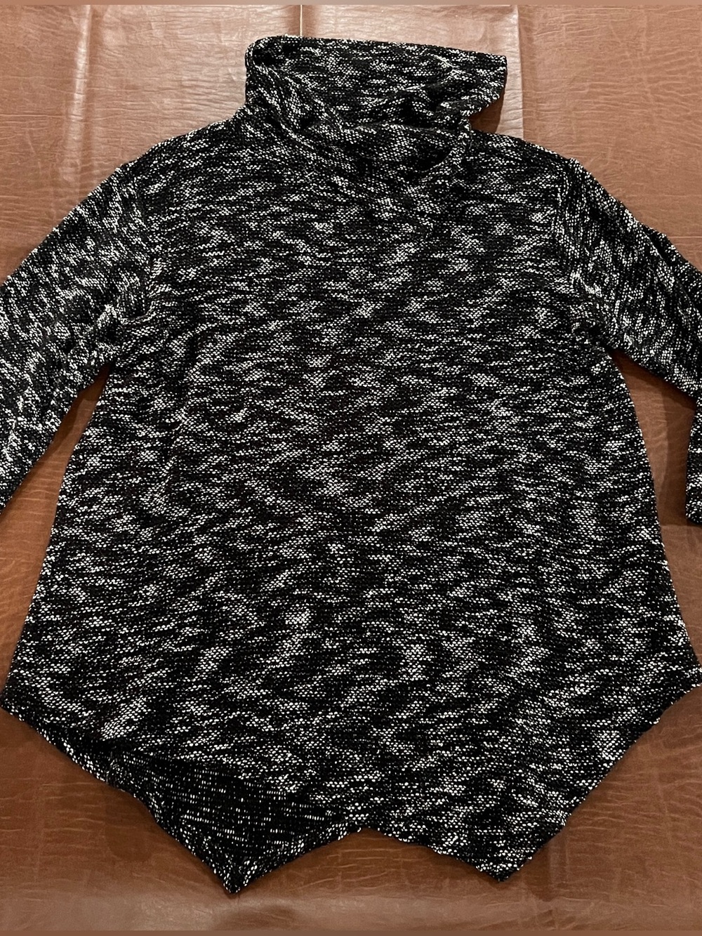 Vince Camuto Women’s Cowl Neck Long Sleeve Tunic Sweater - Medium